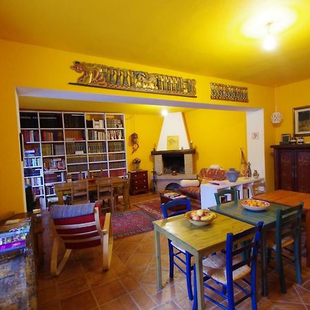 Al Campo Di Sotto Bed & Breakfast Buia Eksteriør billede