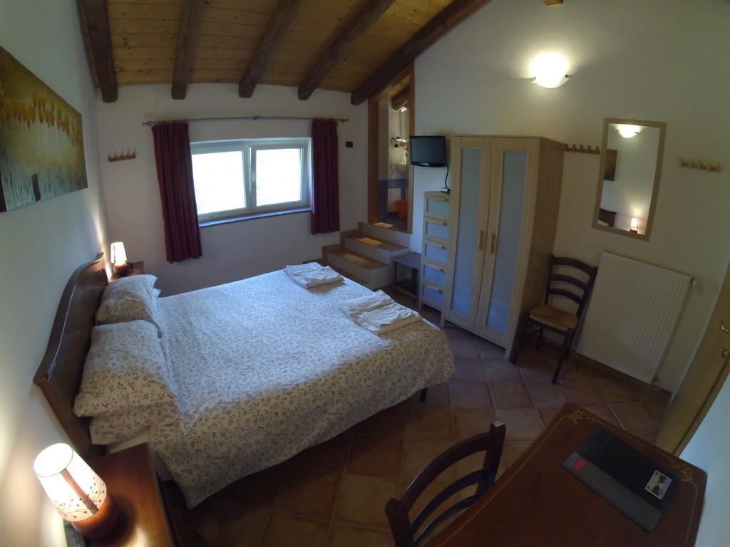 Al Campo Di Sotto Bed & Breakfast Buia Værelse billede