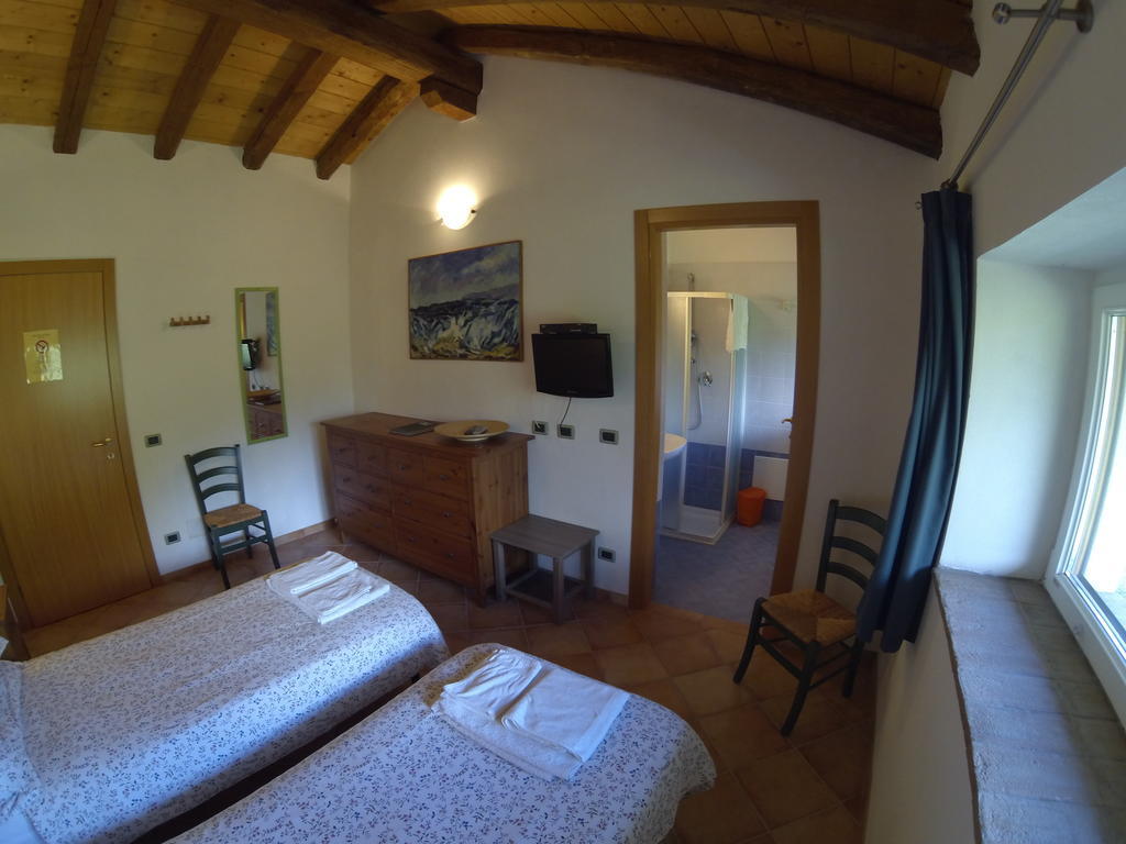 Al Campo Di Sotto Bed & Breakfast Buia Værelse billede