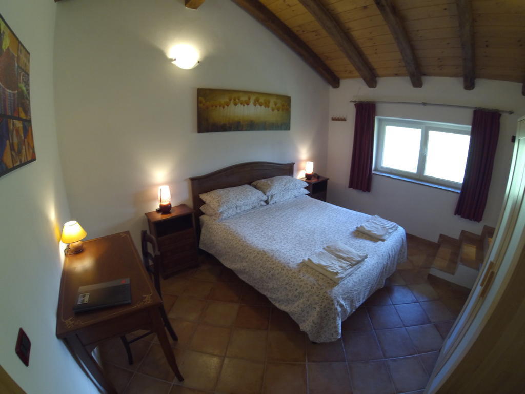 Al Campo Di Sotto Bed & Breakfast Buia Værelse billede