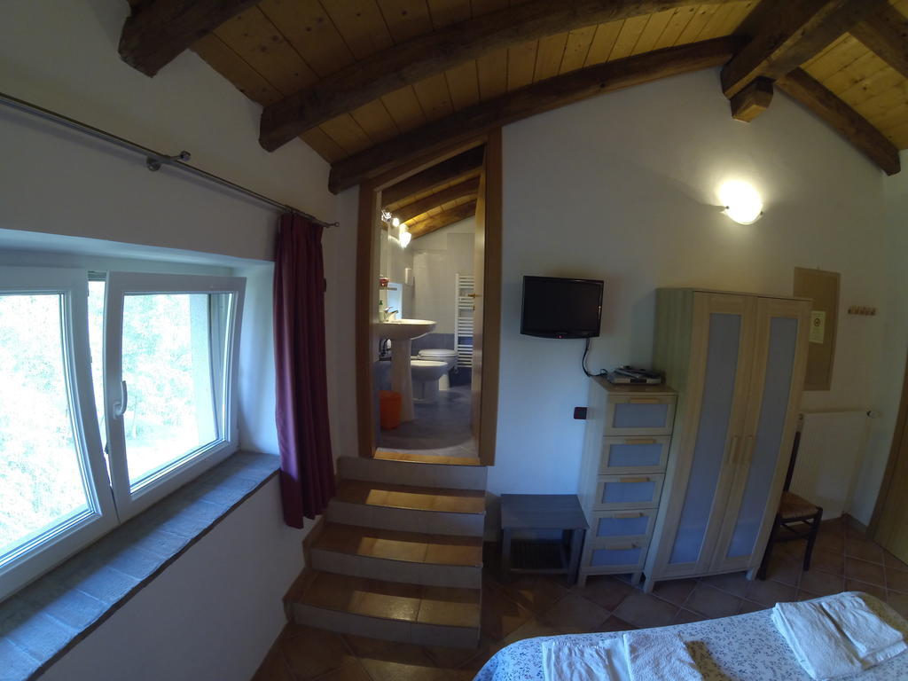 Al Campo Di Sotto Bed & Breakfast Buia Værelse billede